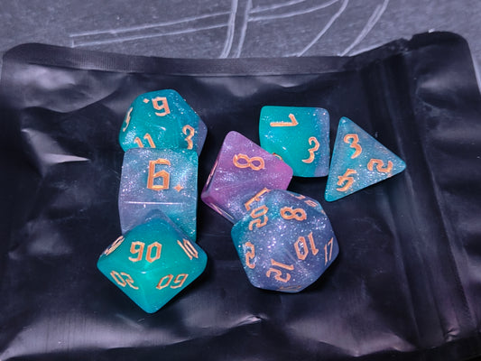 🎲 MiniHalla Mystery Dice Bag – Full 7 Piece RPG Dice Set