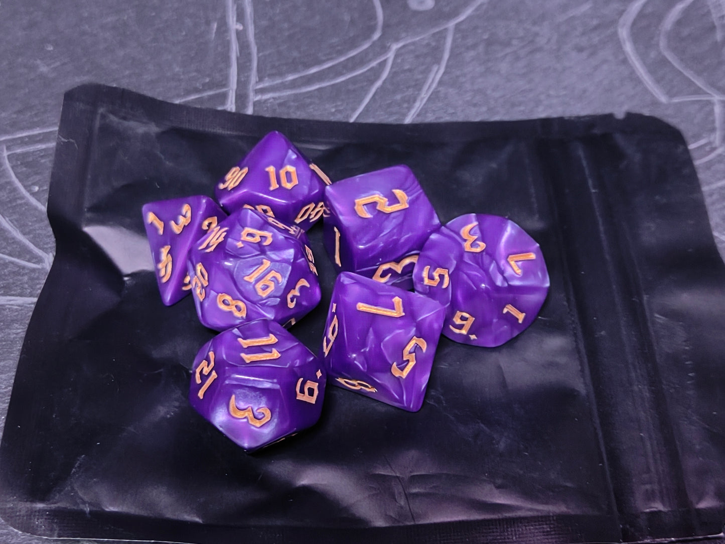 🎲 MiniHalla Mystery Dice Bag – Full 7 Piece RPG Dice Set