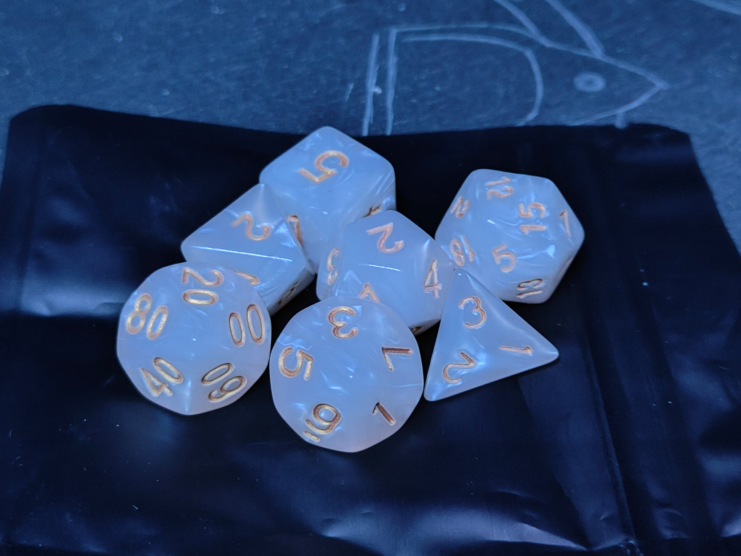 🎲 MiniHalla Mystery Dice Bag – Full 7 Piece RPG Dice Set