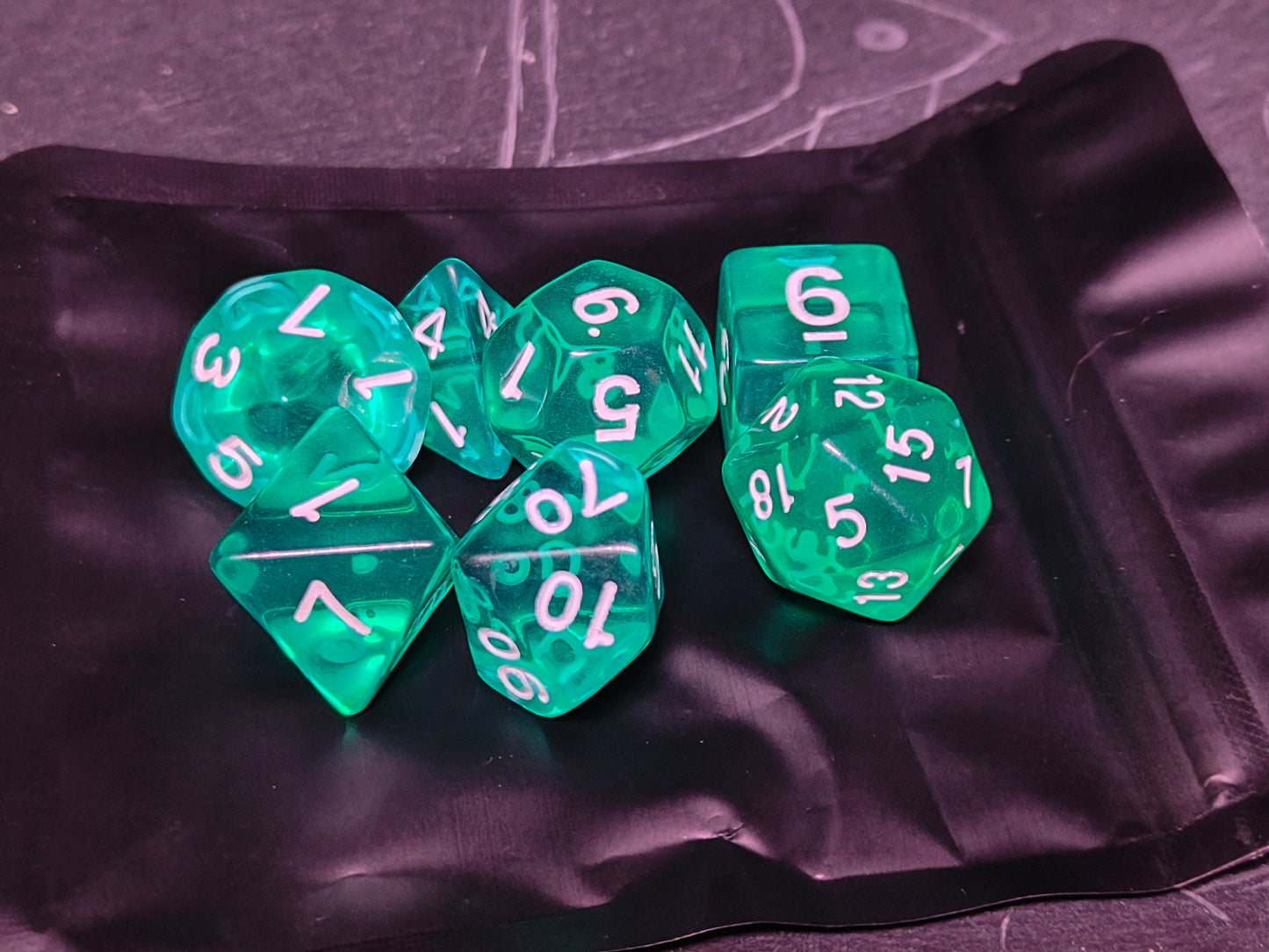 🎲 MiniHalla Mystery Dice Bag – Full 7 Piece RPG Dice Set